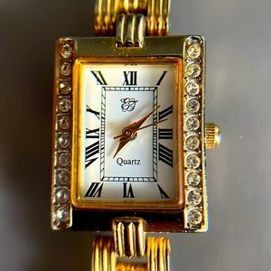 Elizabeth Taylor Vintage White Diamonds Ladies Gold Watch